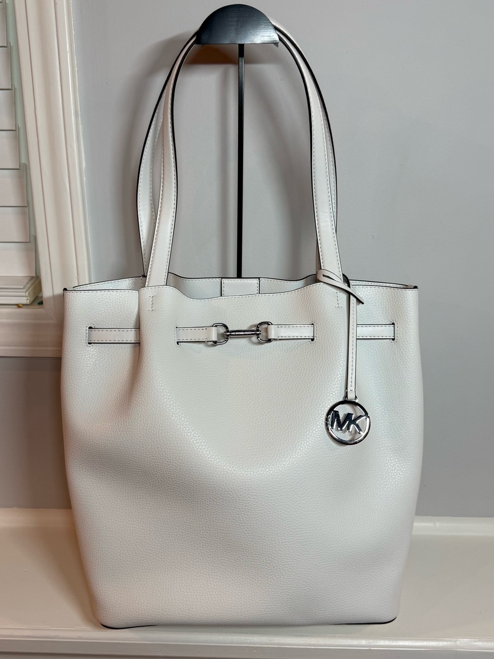 Michael Kors Carson Large Pebbled Leather Tote Bag